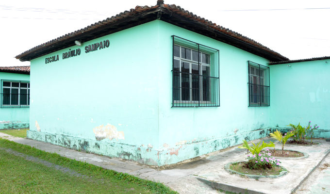 Escola suspende aulas presenciais de turma após caso de covid-19