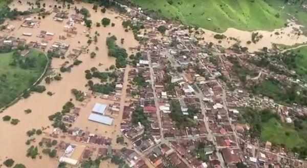 Entenda como ajudar as vítimas das chuvas no Sul da Bahia