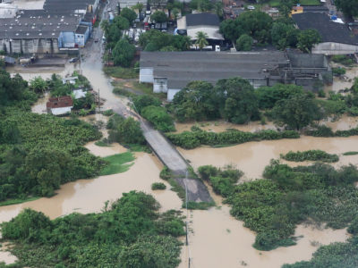 Buscas por vítimas das chuvas são retomadas em Pernambuco